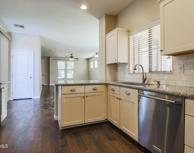 15304 W Wethersfield Road - Photo Thumbnail 9