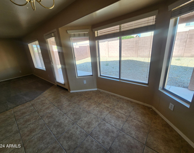 1536 S 216th Lane - Photo Thumbnail 4
