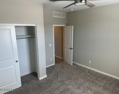 22416 W Kimberly Drive - Photo Thumbnail 6