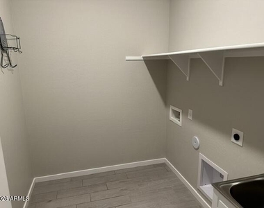 22416 W Kimberly Drive - Photo Thumbnail 16