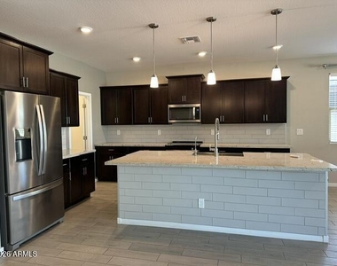 22416 W Kimberly Drive - Photo Thumbnail 14