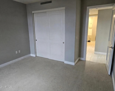 7181 E Camelback Road - Photo Thumbnail 14