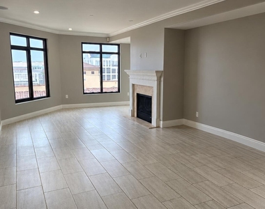7181 E Camelback Road - Photo Thumbnail 2