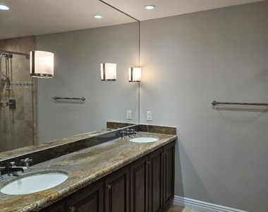 7181 E Camelback Road - Photo Thumbnail 30
