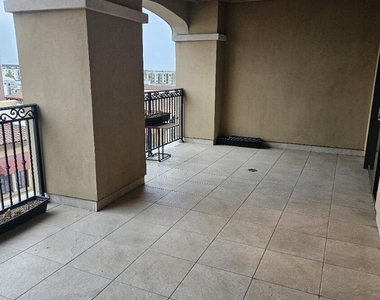 7181 E Camelback Road - Photo Thumbnail 6