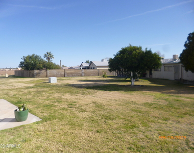 9515 W North Lane - Photo Thumbnail 14