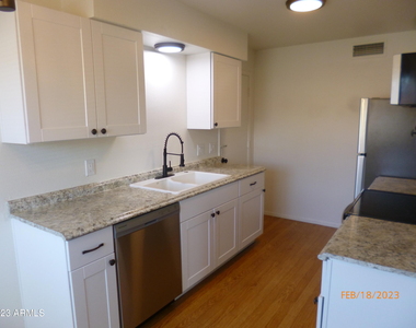 9515 W North Lane - Photo Thumbnail 2