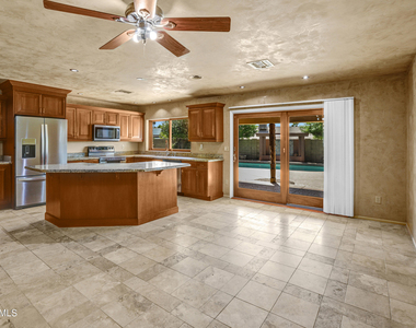 5909 E Marilyn Road - Photo Thumbnail 17