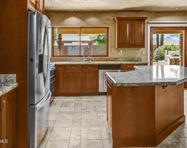 5909 E Marilyn Road - Photo Thumbnail 14