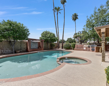5909 E Marilyn Road - Photo Thumbnail 24