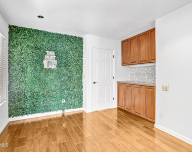 5909 E Marilyn Road - Photo Thumbnail 5