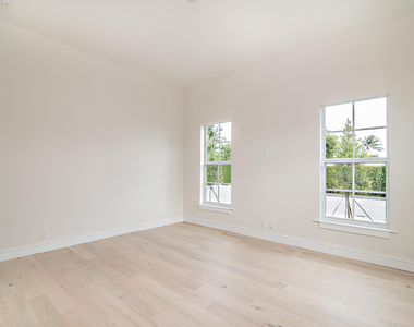 7919 Flagler Court - Photo Thumbnail 13