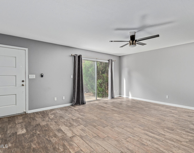 4601 N 73rd Street - Photo Thumbnail 5