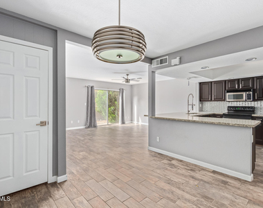 4601 N 73rd Street - Photo Thumbnail 12