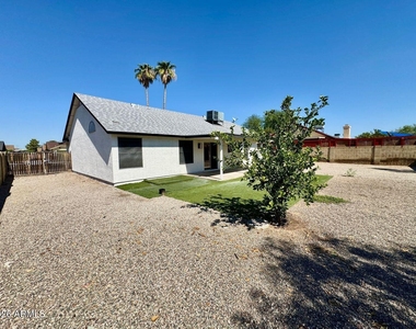 6951 W Cheryl Drive - Photo Thumbnail 35