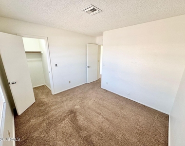 6951 W Cheryl Drive - Photo Thumbnail 30