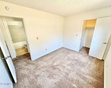 6951 W Cheryl Drive - Photo Thumbnail 26