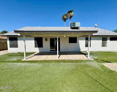 6951 W Cheryl Drive - Photo Thumbnail 33