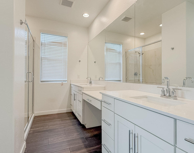 5912 S 26th Avenue - Photo Thumbnail 26
