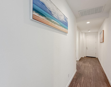 5912 S 26th Avenue - Photo Thumbnail 21