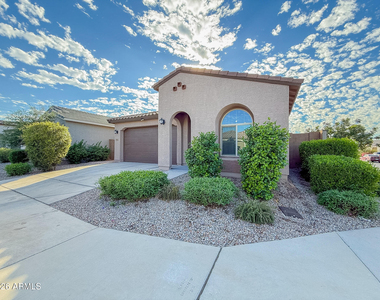5912 S 26th Avenue - Photo Thumbnail 2