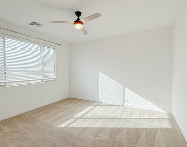 5912 S 26th Avenue - Photo Thumbnail 24