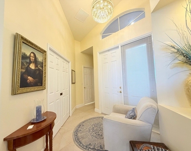 360 Nw Sunview Way - Photo Thumbnail 4