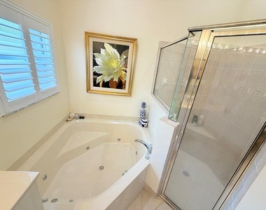 360 Nw Sunview Way - Photo Thumbnail 20