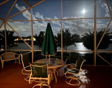 360 Nw Sunview Way - Photo Thumbnail 27