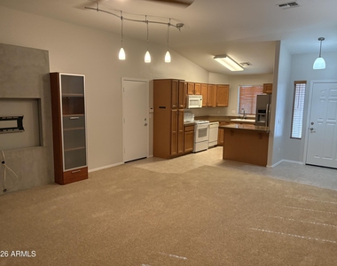 16924 S 22nd Street - Photo Thumbnail 2