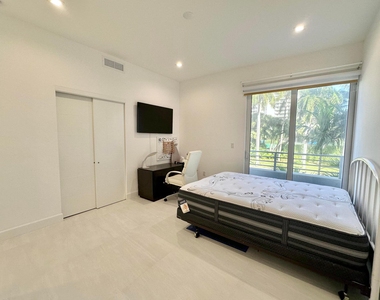 6000 N Ocean Drive - Photo Thumbnail 21