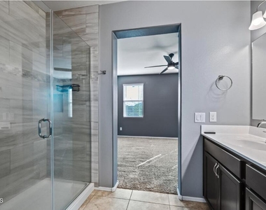 31027 W Mulberry Drive - Photo Thumbnail 17