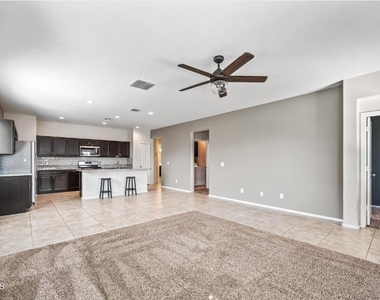 31027 W Mulberry Drive - Photo Thumbnail 5