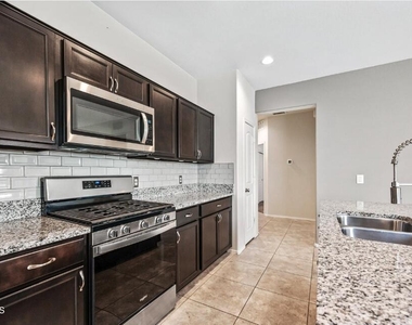 31027 W Mulberry Drive - Photo Thumbnail 10