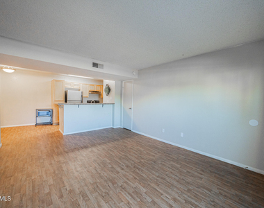 2938 N 61st Place - Photo Thumbnail 6