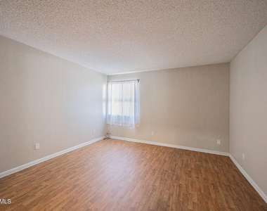 2938 N 61st Place - Photo Thumbnail 18