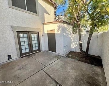 4114 E Union Hills Drive - Photo Thumbnail 16