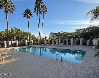 4114 E Union Hills Drive - Photo Thumbnail 18