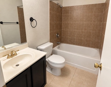 4114 E Union Hills Drive - Photo Thumbnail 14