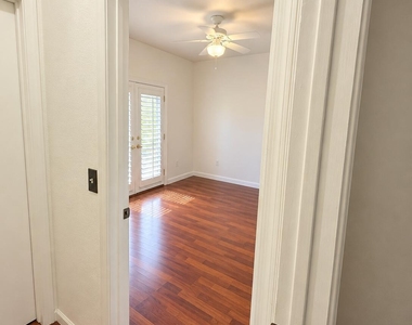 4114 E Union Hills Drive - Photo Thumbnail 12