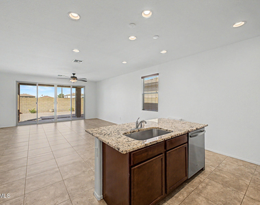 4418 W Federal Way - Photo Thumbnail 7