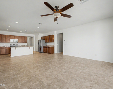 4418 W Federal Way - Photo Thumbnail 5