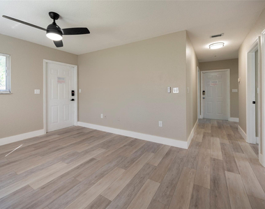 2726 Adams Street - Photo Thumbnail 3
