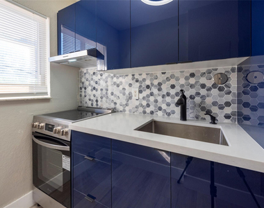 2726 Adams Street - Photo Thumbnail 9