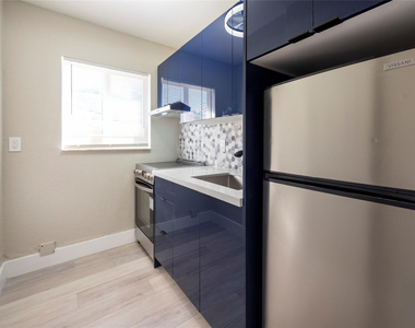 2726 Adams Street - Photo Thumbnail 2