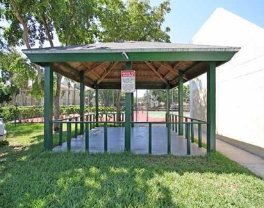 1941 Nw 96th Terrace - Photo Thumbnail 6