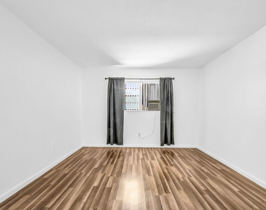5725 Tyler Street - Photo Thumbnail 11