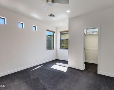 1301 W 4th Street - Photo Thumbnail 28