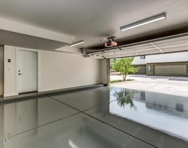 1301 W 4th Street - Photo Thumbnail 16