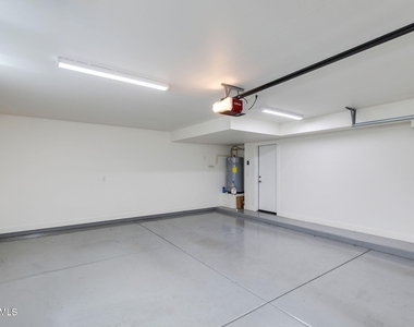 1301 W 4th Street - Photo Thumbnail 33